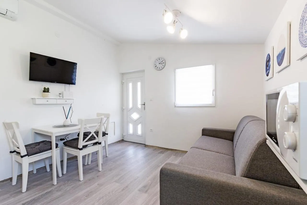 Holiday Apartment Near The Beach Fazana 0*,