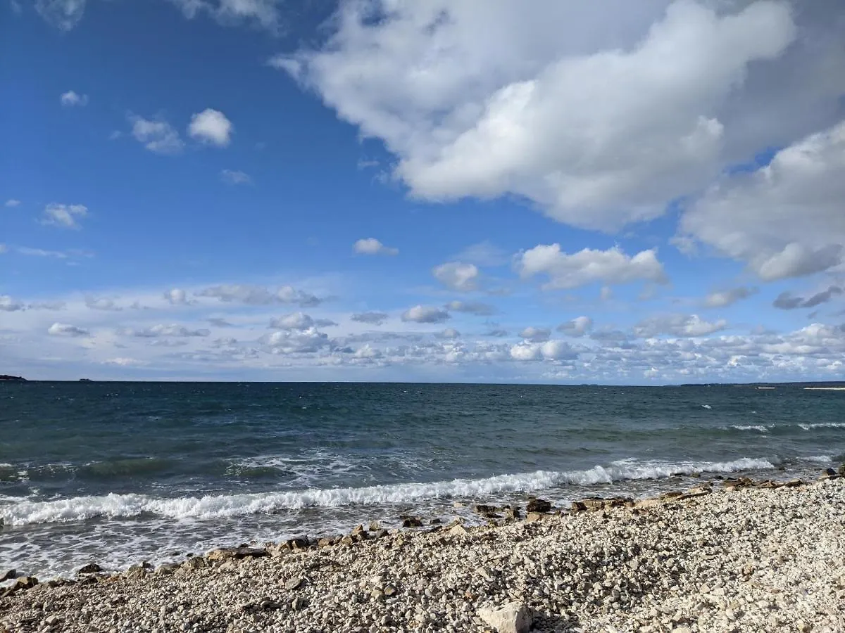 Holiday Apartment Near The Beach Fazana Croatia