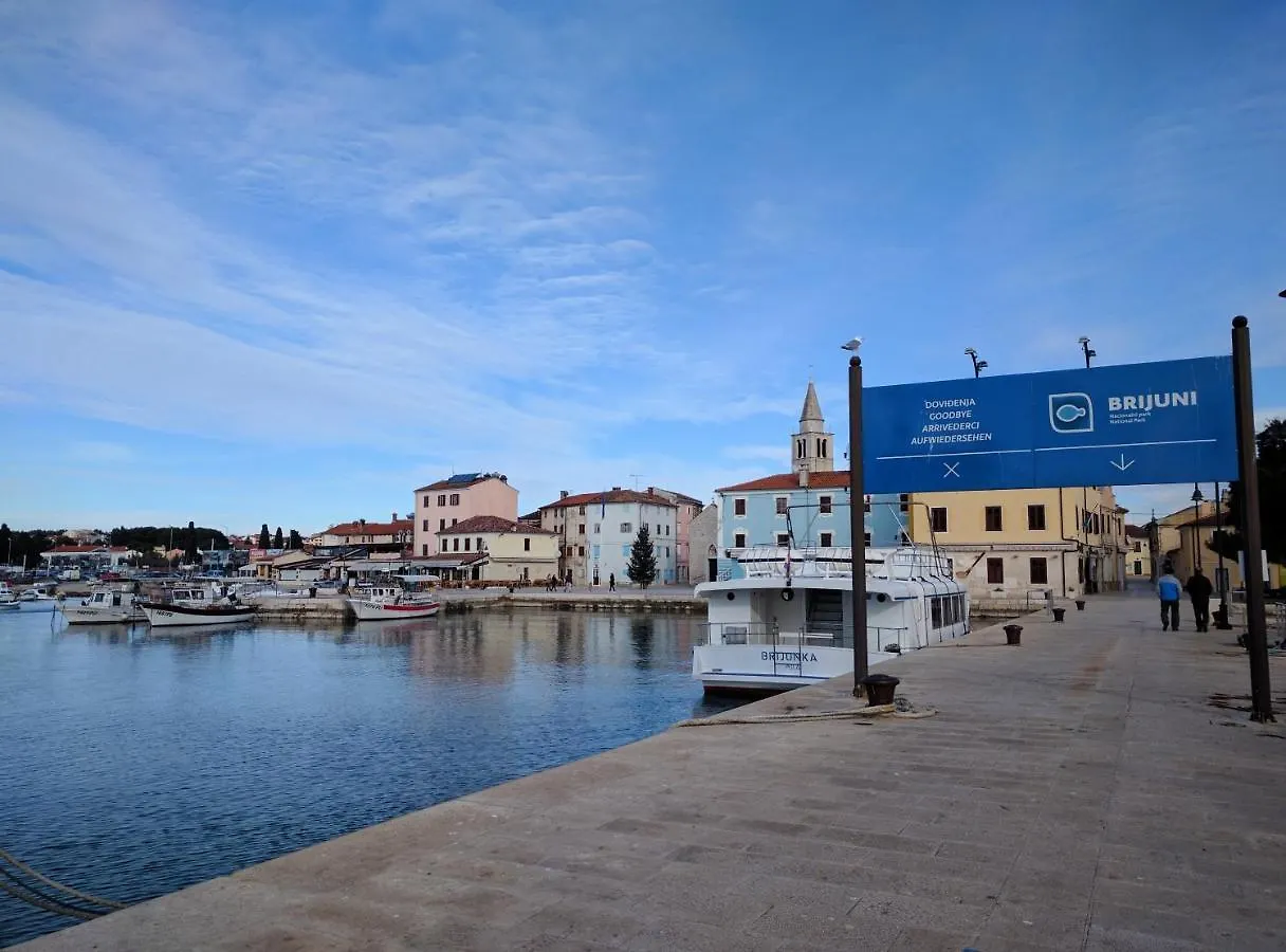Holiday Apartment Near The Beach Fažana